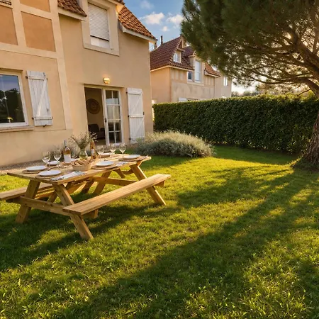 L Echappee Jardin Prive Proche Sainte Cecile Hébergement de vacances